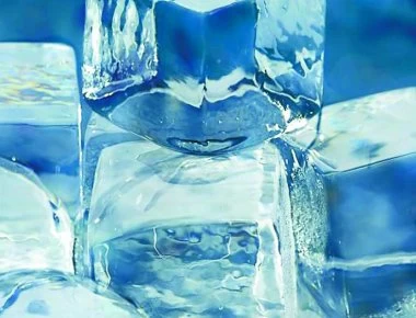 Κίνδυνος από τα παγάκια που φτιάχνει το ψυγείο – Τι πρέπει να ξέρετε